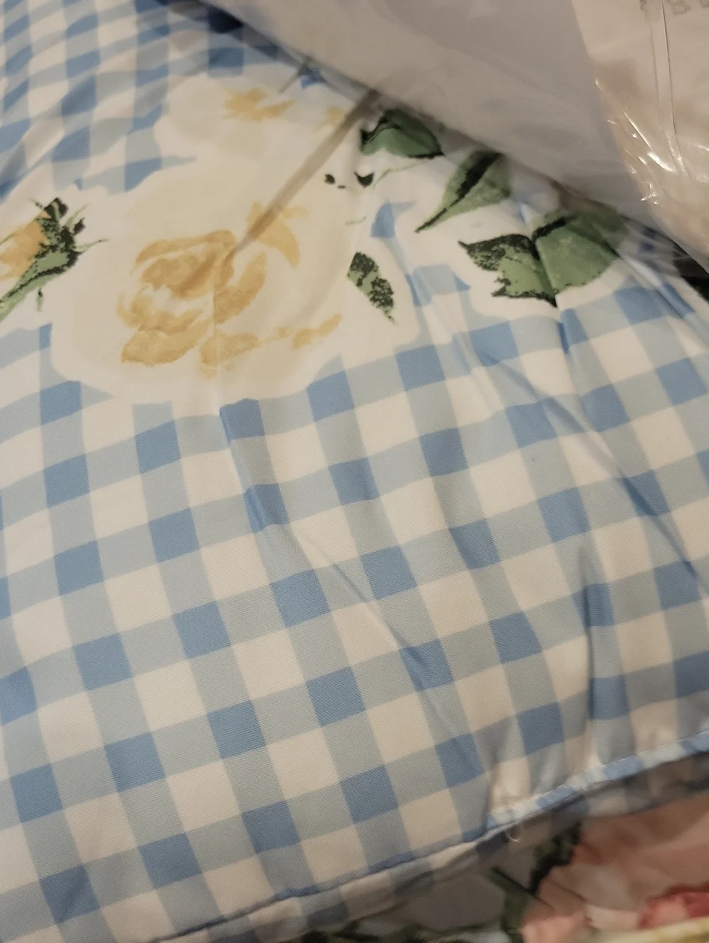 Blue Gingham & Cottage Rose King Comfortor W/ 2 King Shams & 3 Throw Pillows/NWT